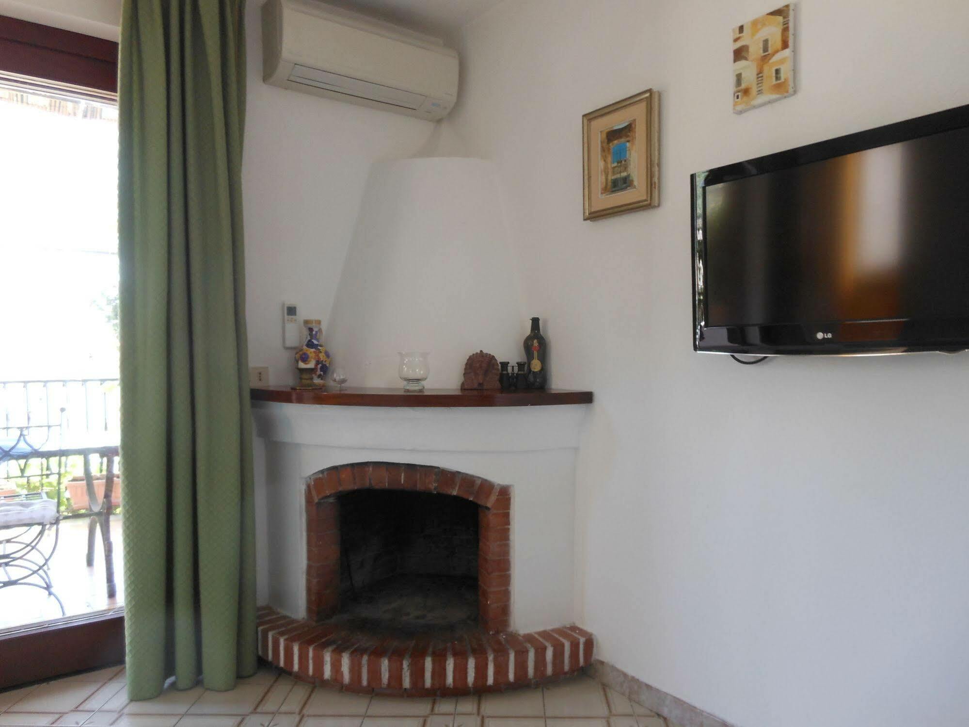 B&B Le Ninfee Di Позитано Экстерьер фото